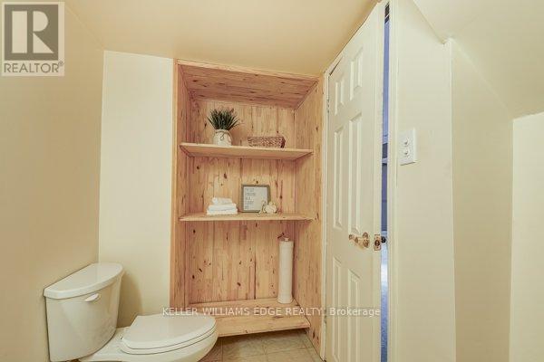 1216 De Quincy Crescent, Burlington, ON - Indoor Photo Showing Bathroom