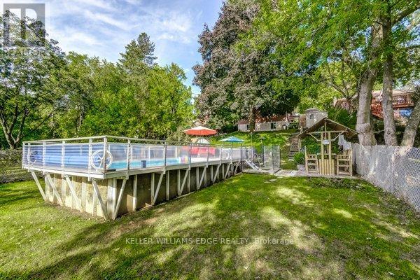 1216 De Quincy Crescent, Burlington, ON - Outdoor With Backyard