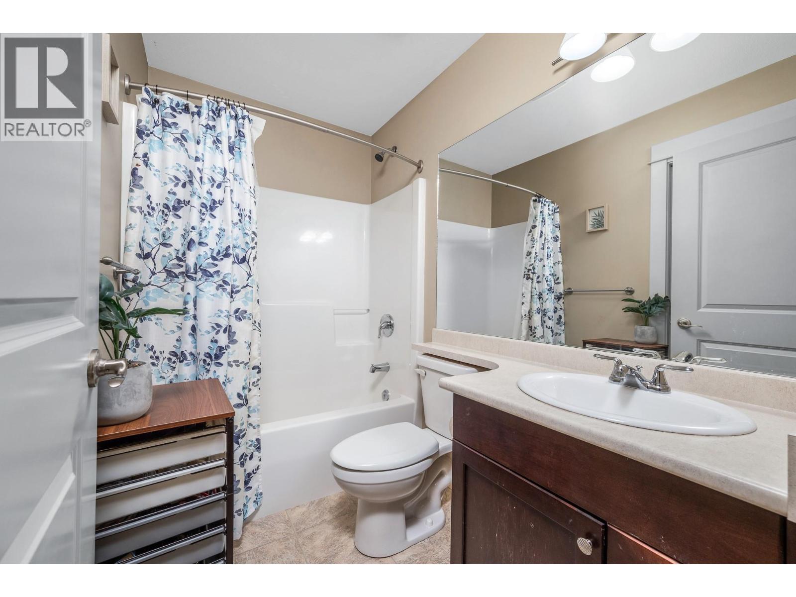4900 Heritage Drive Unit# 1104, Vernon, BC - Indoor Photo Showing Bathroom