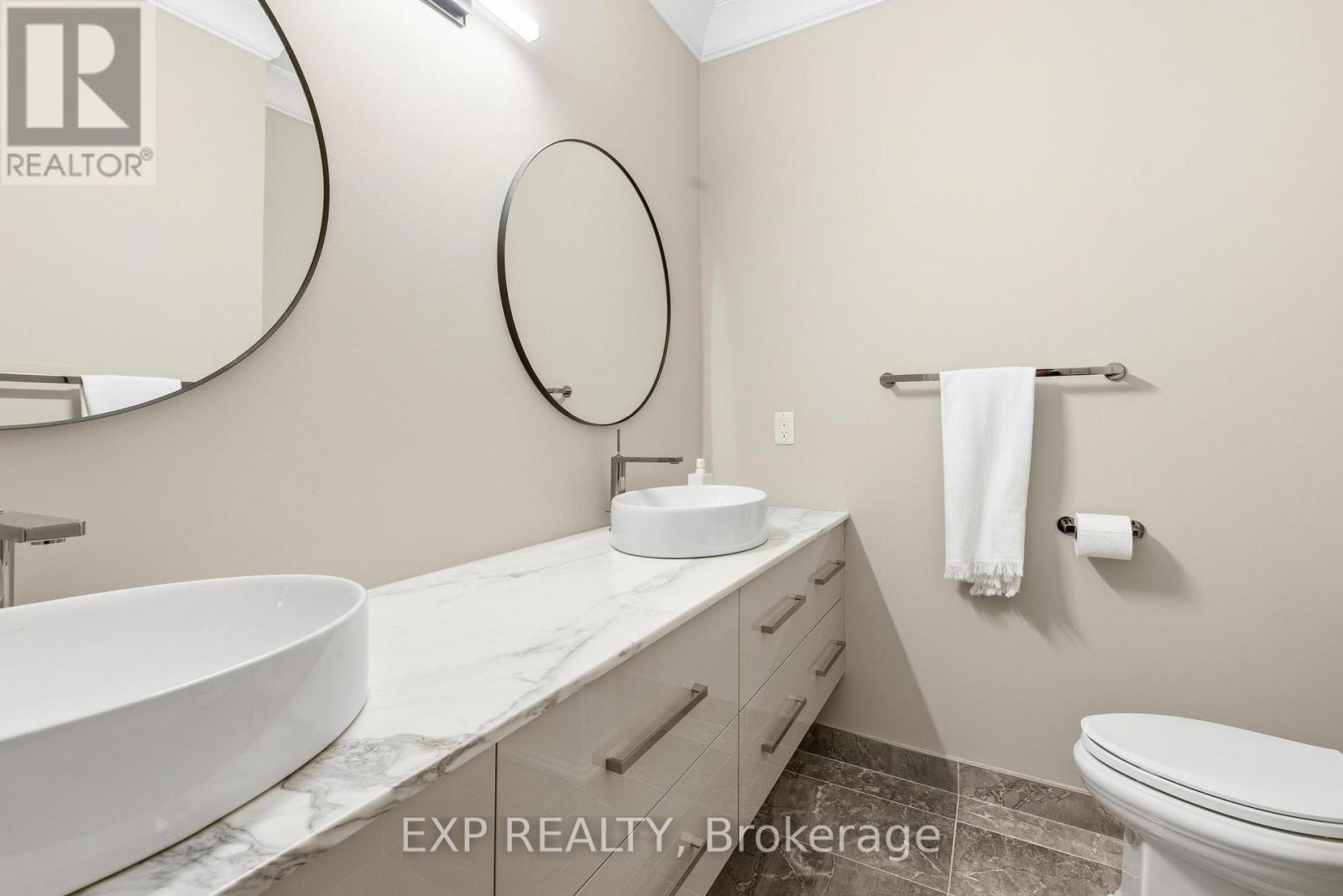 Th10 - 155 Caroline Street S, Waterloo, ON - Indoor Photo Showing Bathroom