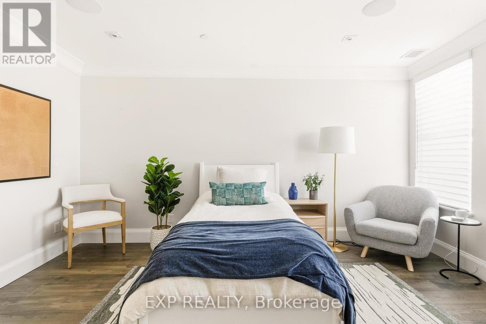 Th10 - 155 Caroline Street S, Waterloo, ON - Indoor Photo Showing Bedroom