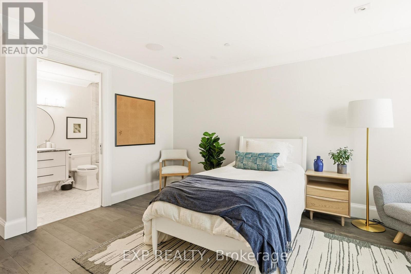 Th10 - 155 Caroline Street S, Waterloo, ON - Indoor Photo Showing Bedroom