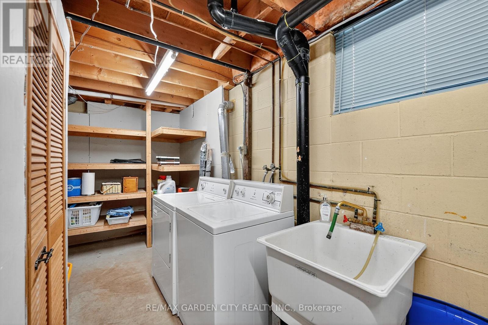 120 Kinross Street, Haldimand, ON - Indoor Photo Showing Laundry Room