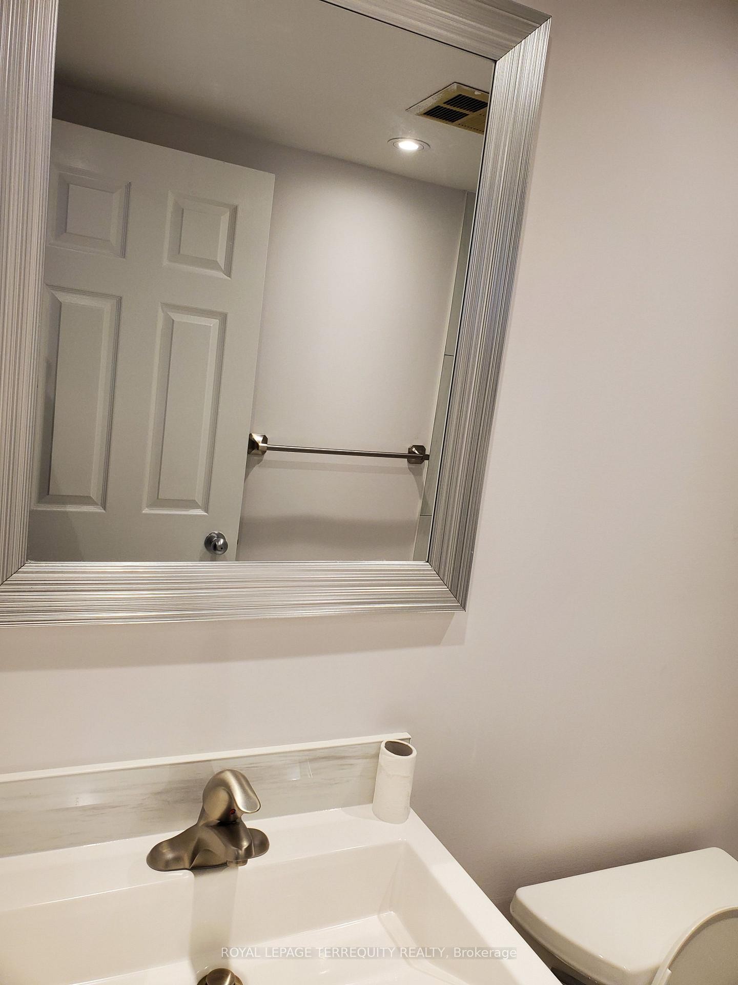 1405-99 Harbour Square, Toronto, ON - Indoor Photo Showing Bathroom