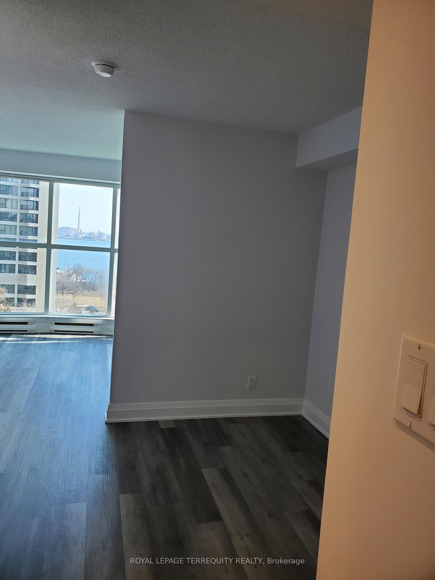 1405-99 Harbour Square, Toronto, ON - Indoor Photo Showing Other Room