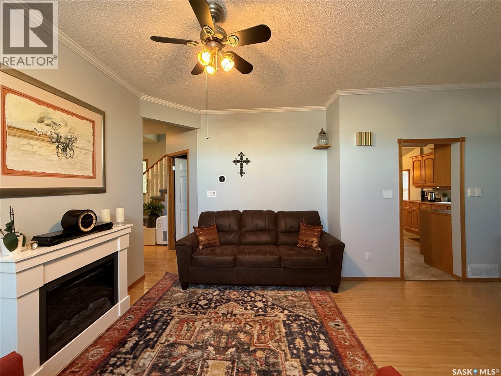 335 6Th Street, Humboldt, SK - Indoor Photo Showing Living Room