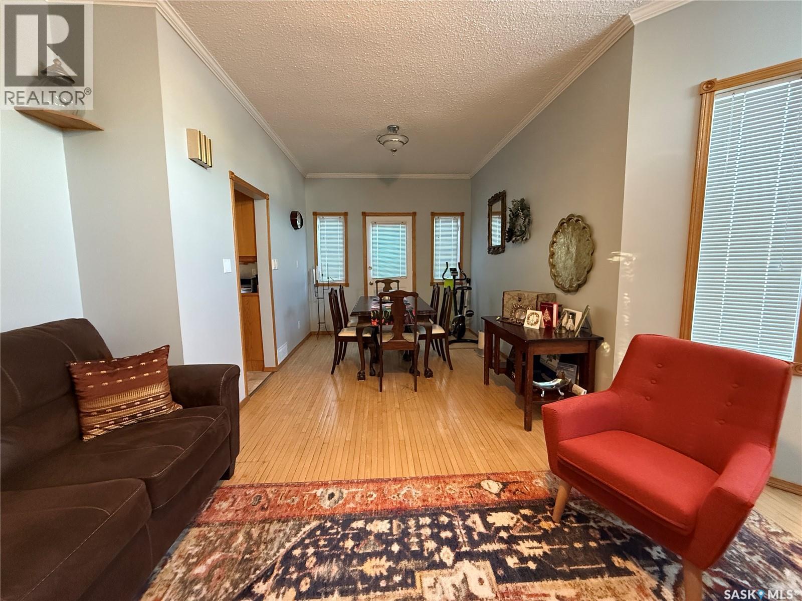 335 6Th Street, Humboldt, SK - Indoor Photo Showing Living Room