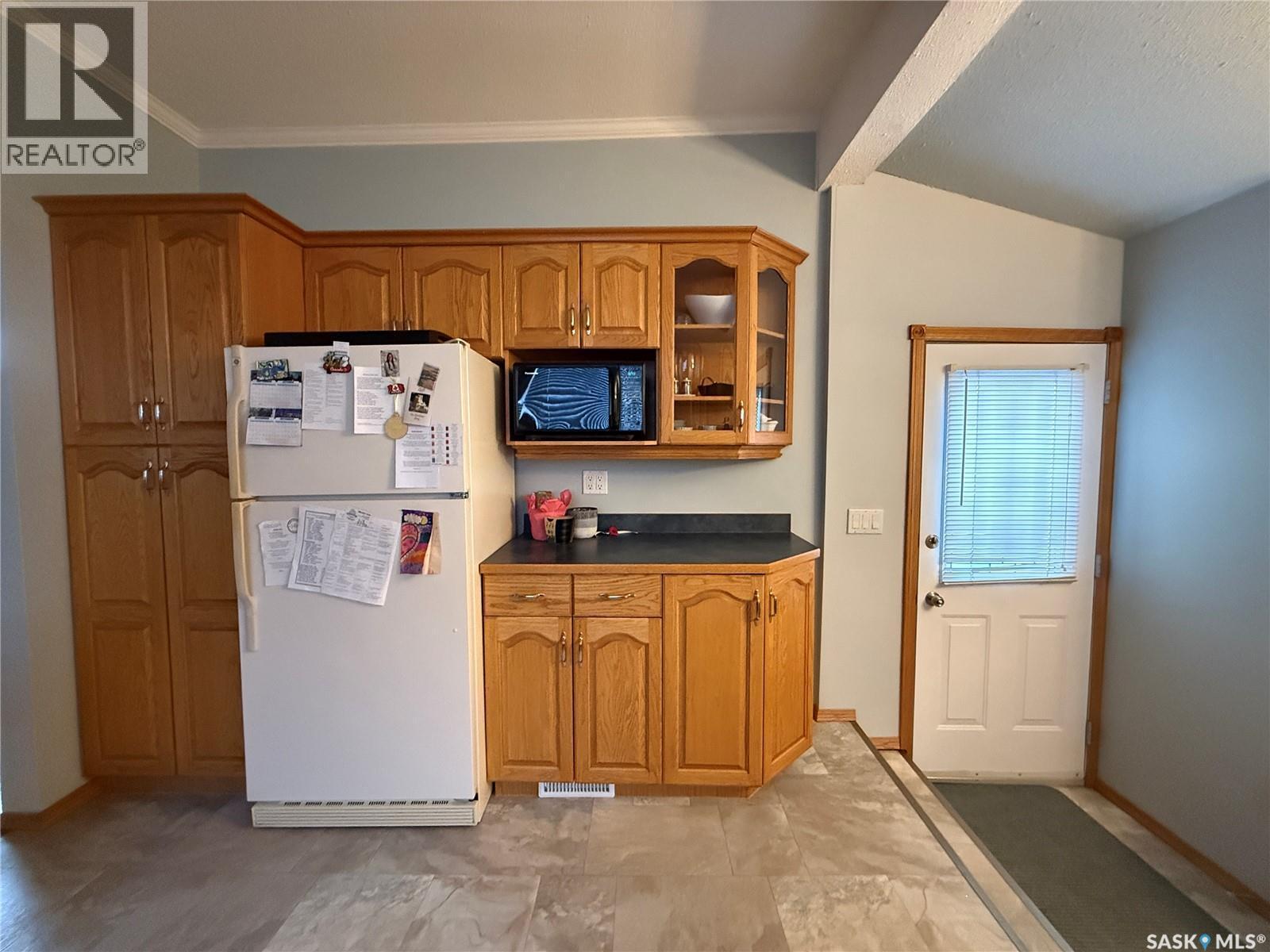 335 6Th Street, Humboldt, SK - Indoor Photo Showing Kitchen