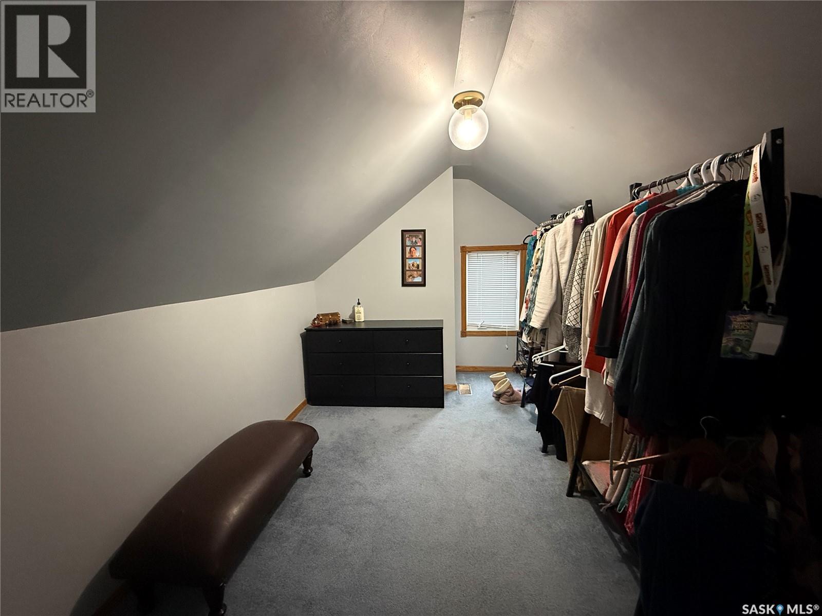 335 6Th Street, Humboldt, SK - Indoor
