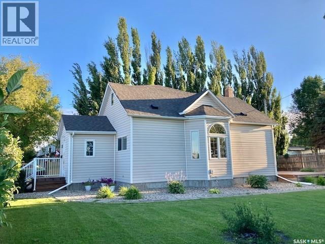335 6Th Street, Humboldt, SK - Outdoor