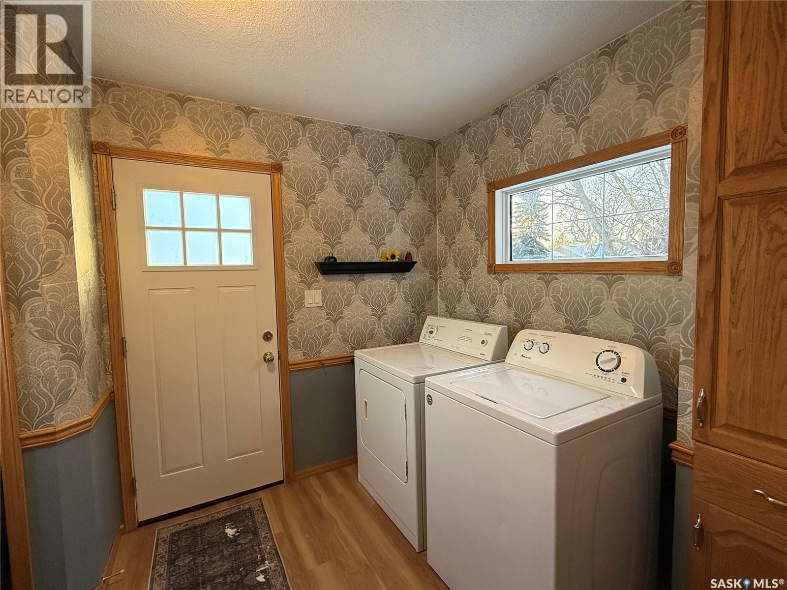335 6Th Street, Humboldt, SK - Indoor Photo Showing Laundry Room