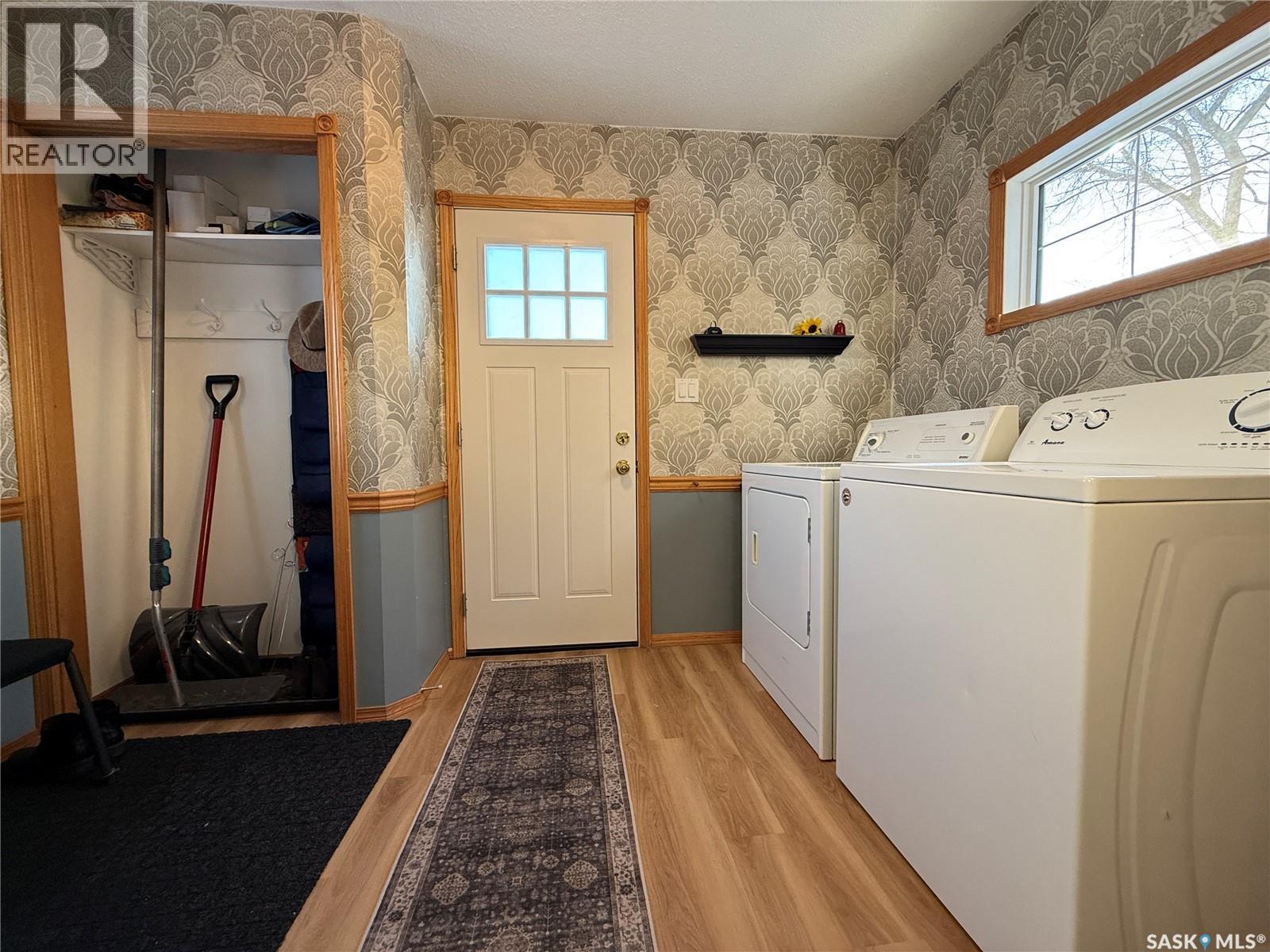 335 6Th Street, Humboldt, SK - Indoor Photo Showing Laundry Room