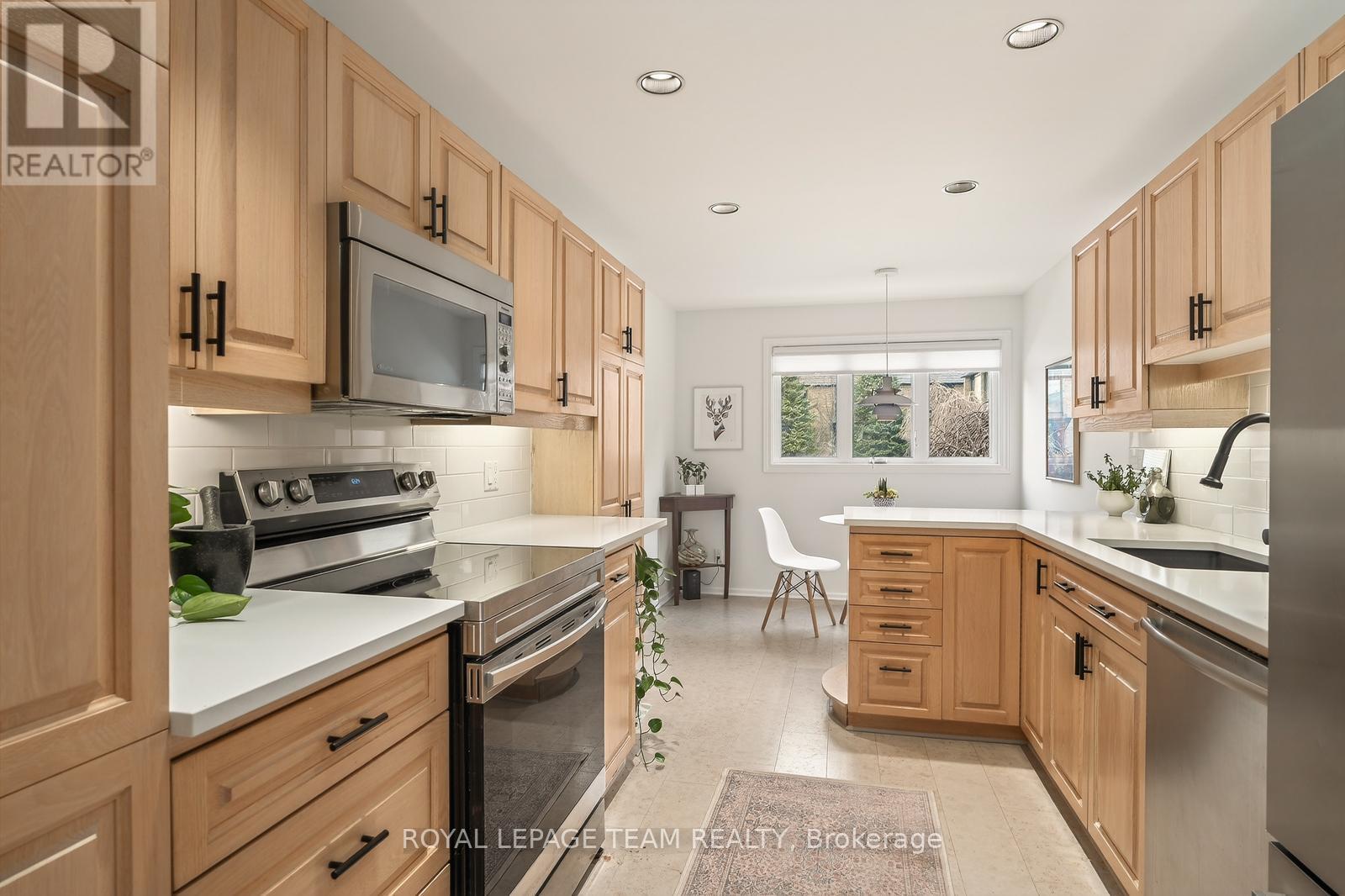 10 - 174 Dufferin Road, Ottawa, ON - Indoor Photo Showing Kitchen