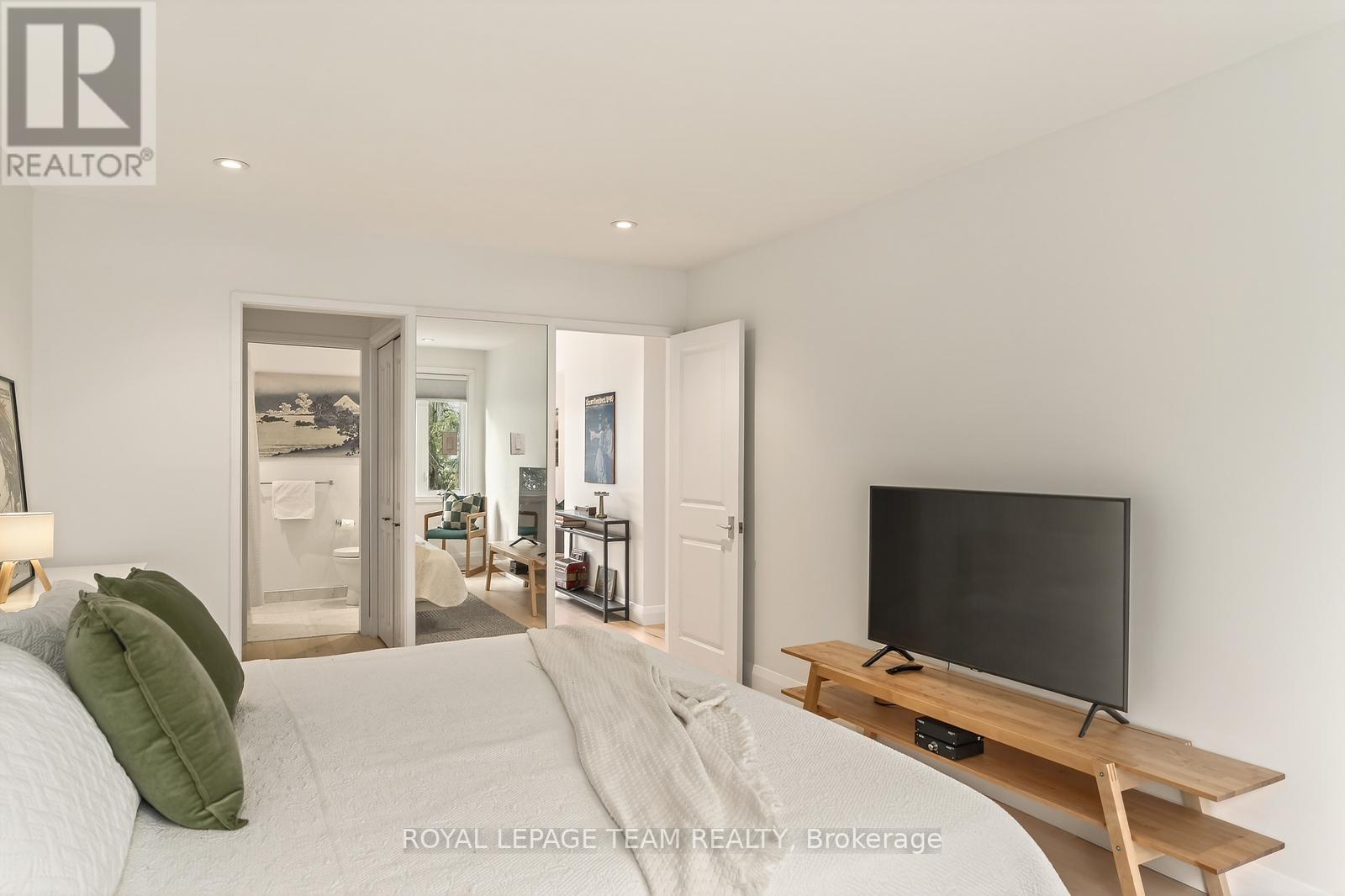 10 - 174 Dufferin Road, Ottawa, ON - Indoor Photo Showing Bedroom