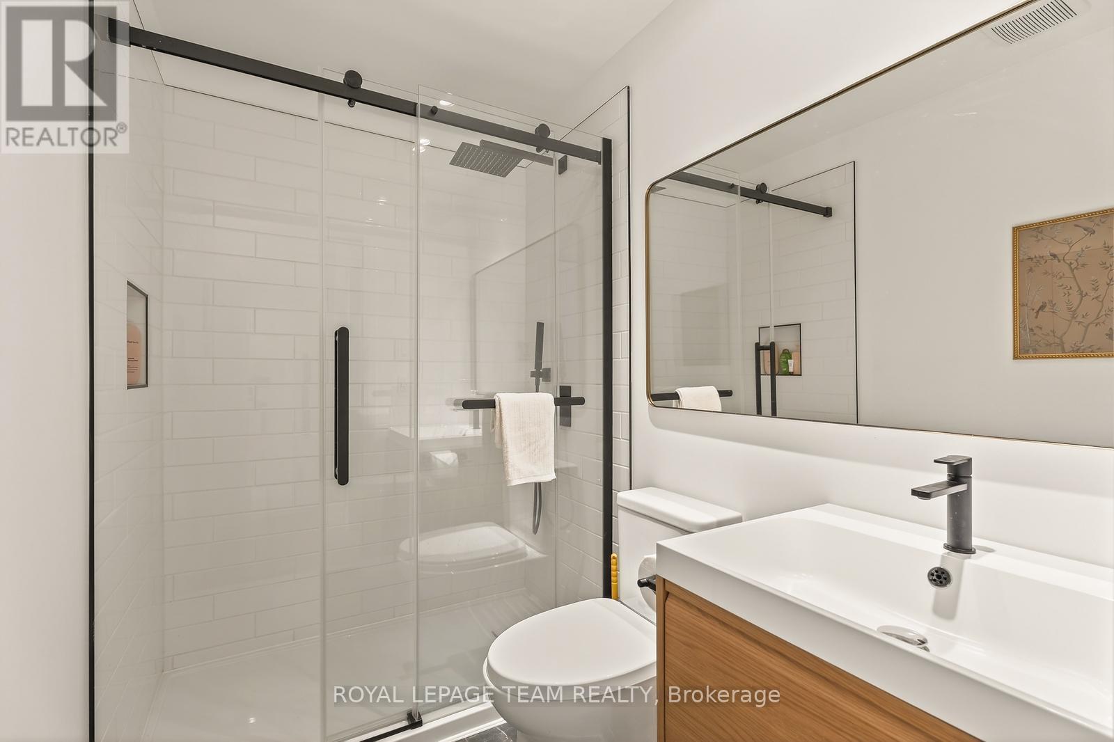 10 - 174 Dufferin Road, Ottawa, ON - Indoor Photo Showing Bathroom