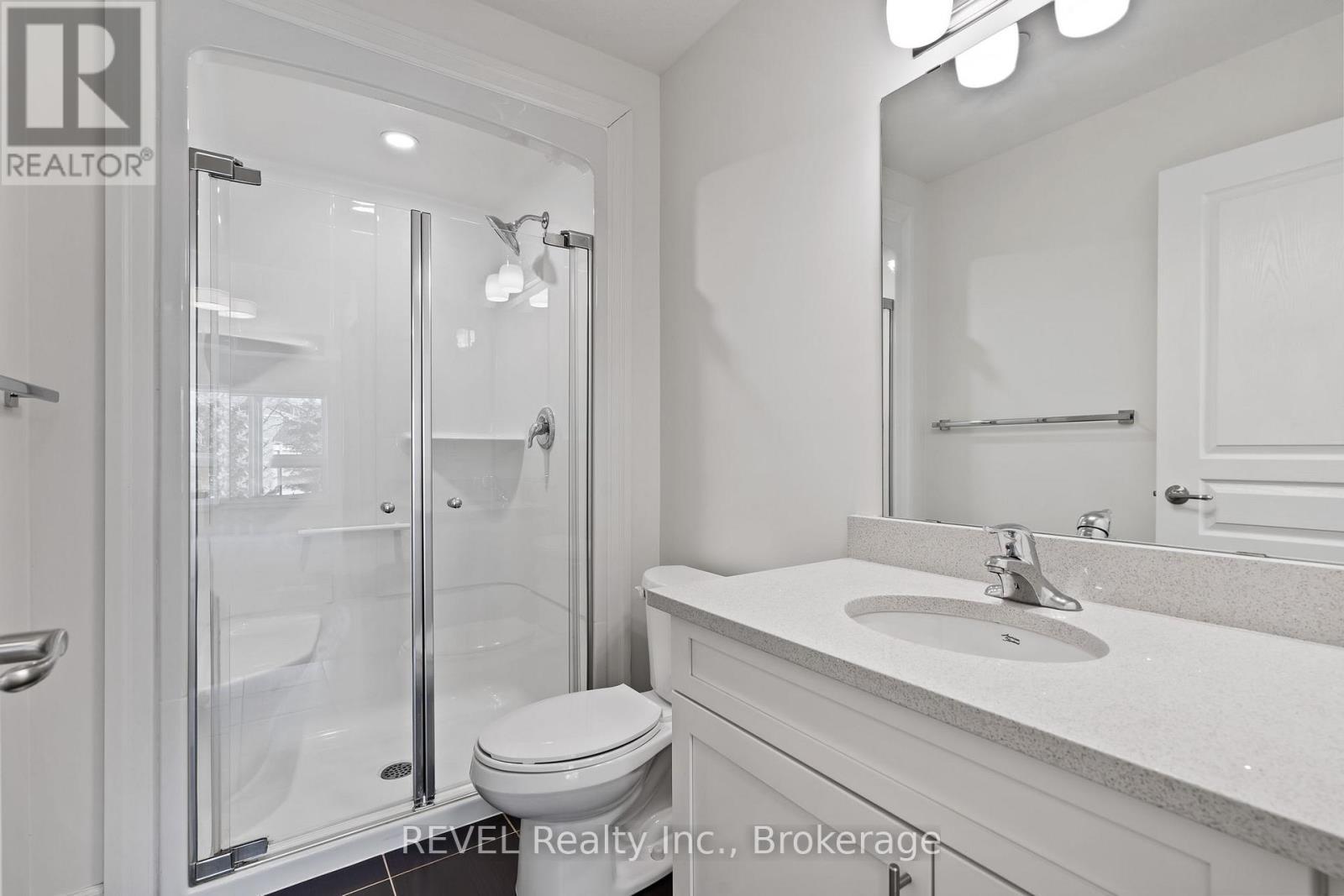 28 - 212 Lakeport Road, St. Catharines (Lakeport), ON - Indoor Photo Showing Bathroom