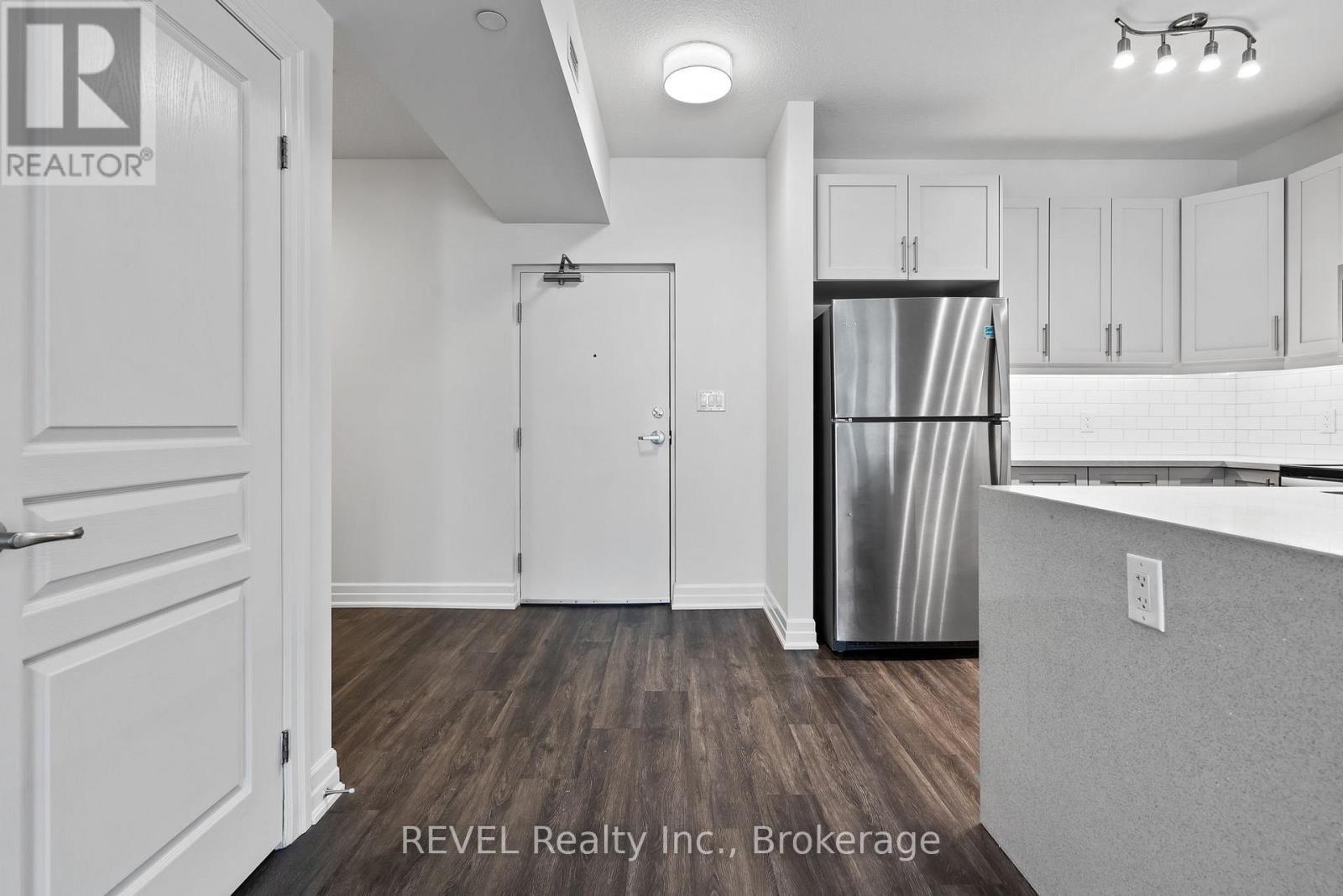 28 - 212 Lakeport Road, St. Catharines (Lakeport), ON - Indoor