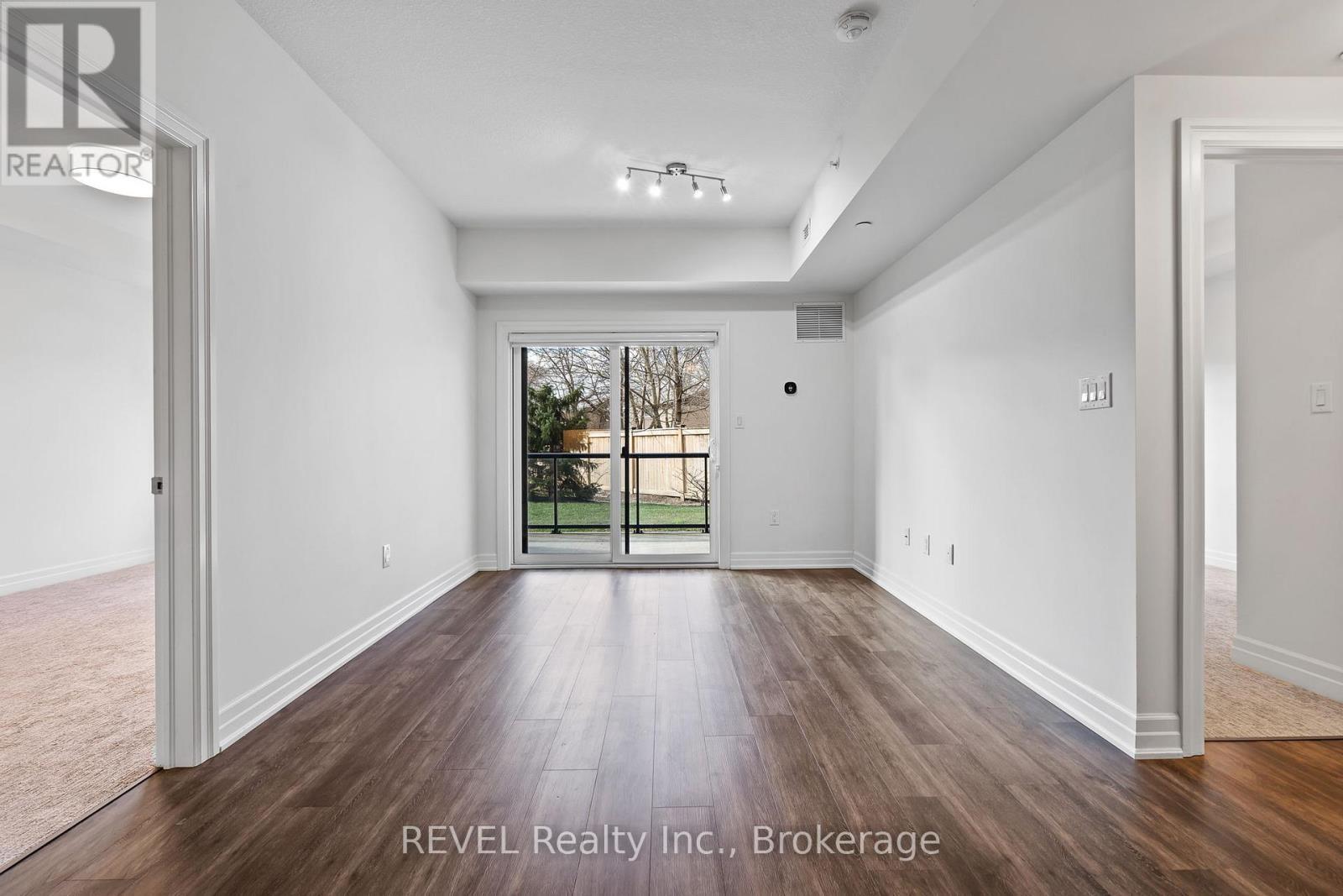 28 - 212 Lakeport Road, St. Catharines (Lakeport), ON - Indoor