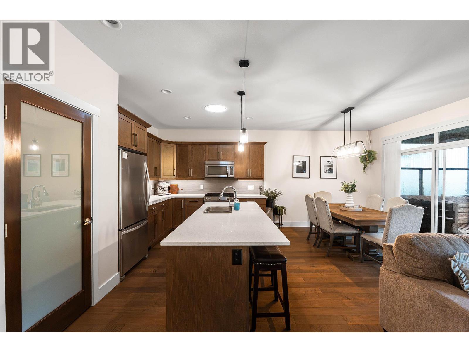 1769 Tower Ranch Drive, Kelowna, BC - Indoor Photo Showing Kitchen