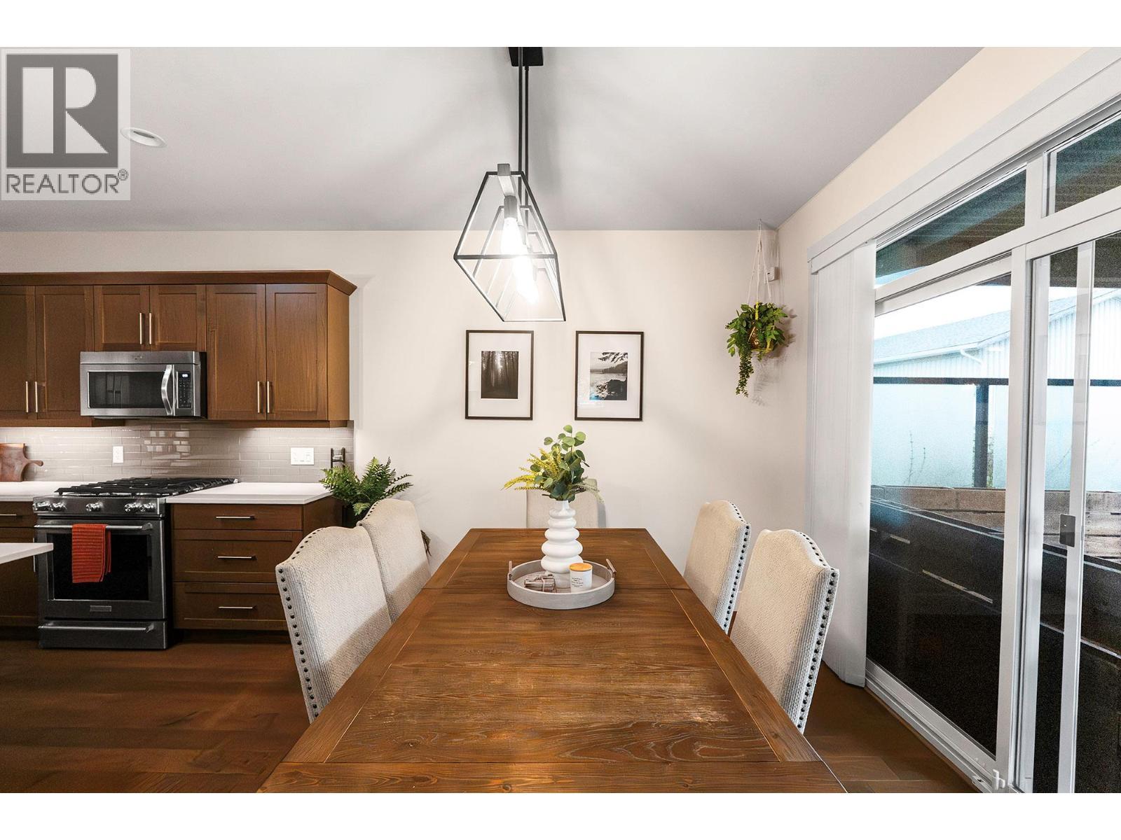 1769 Tower Ranch Drive, Kelowna, BC - Indoor Photo Showing Dining Room