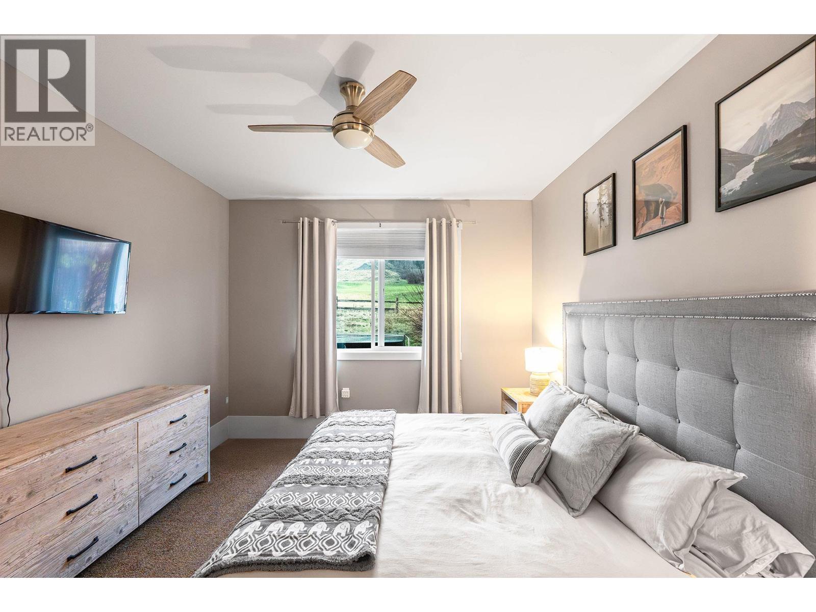 1769 Tower Ranch Drive, Kelowna, BC - Indoor Photo Showing Bedroom