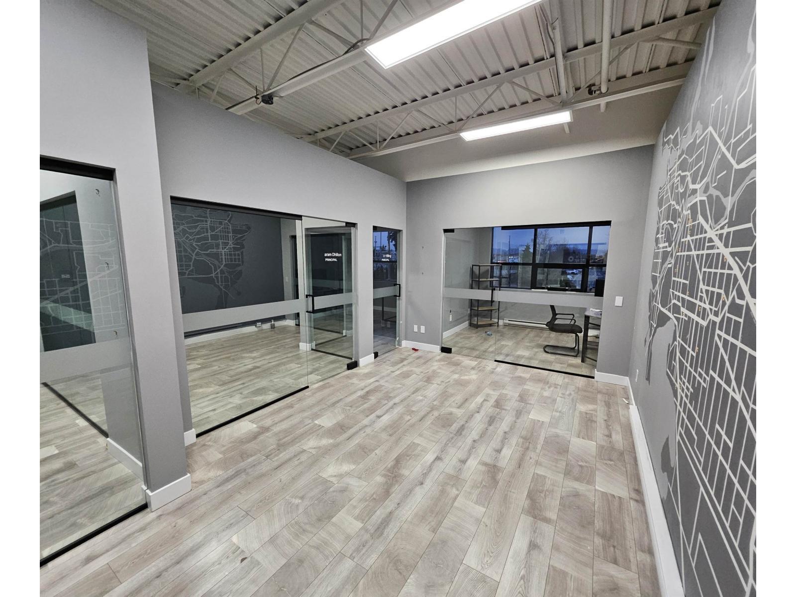 206 15272 Croydon Drive, Surrey, BC