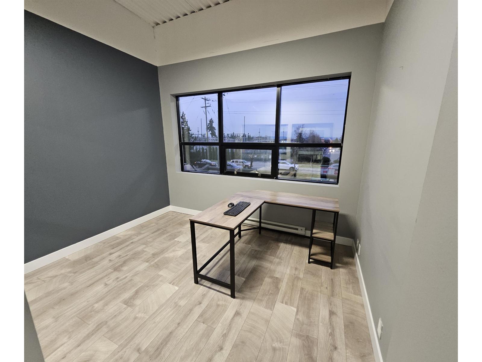 206 15272 Croydon Drive, Surrey, BC