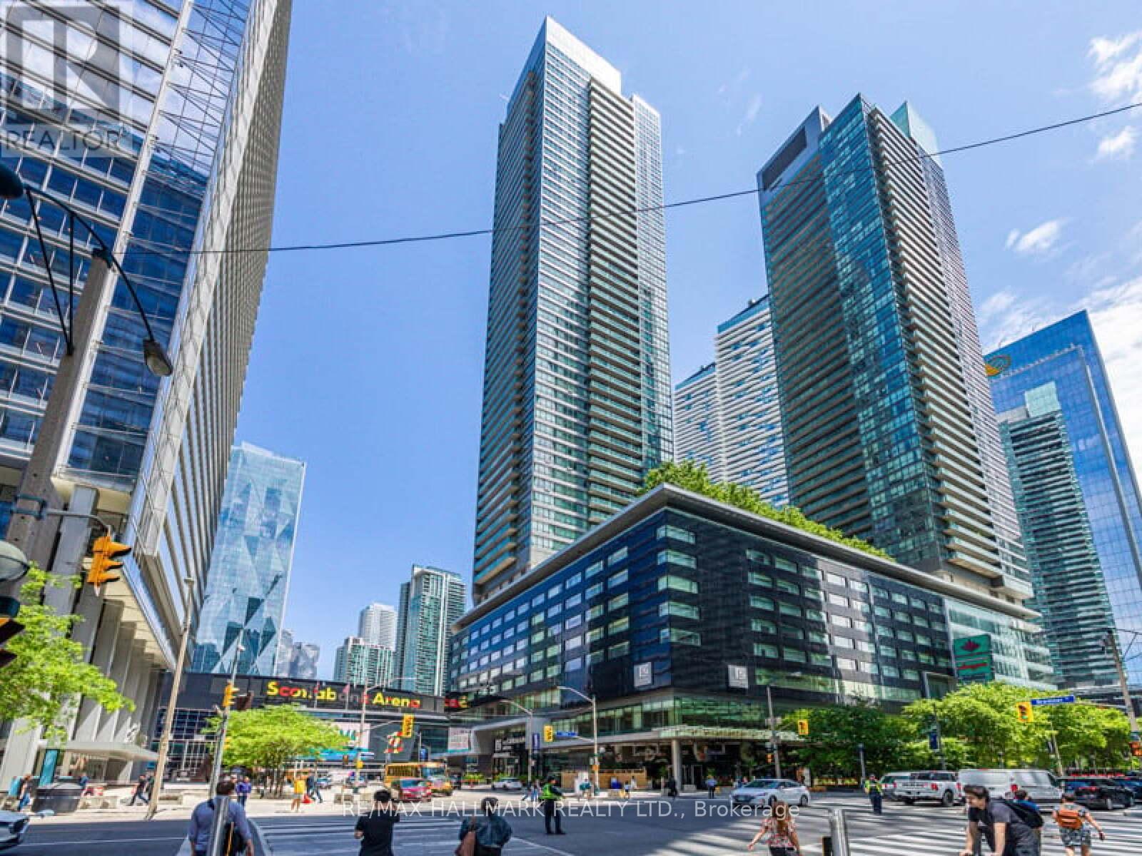 2109 - 65 Bremner Boulevard, Toronto, ON - Outdoor With Facade