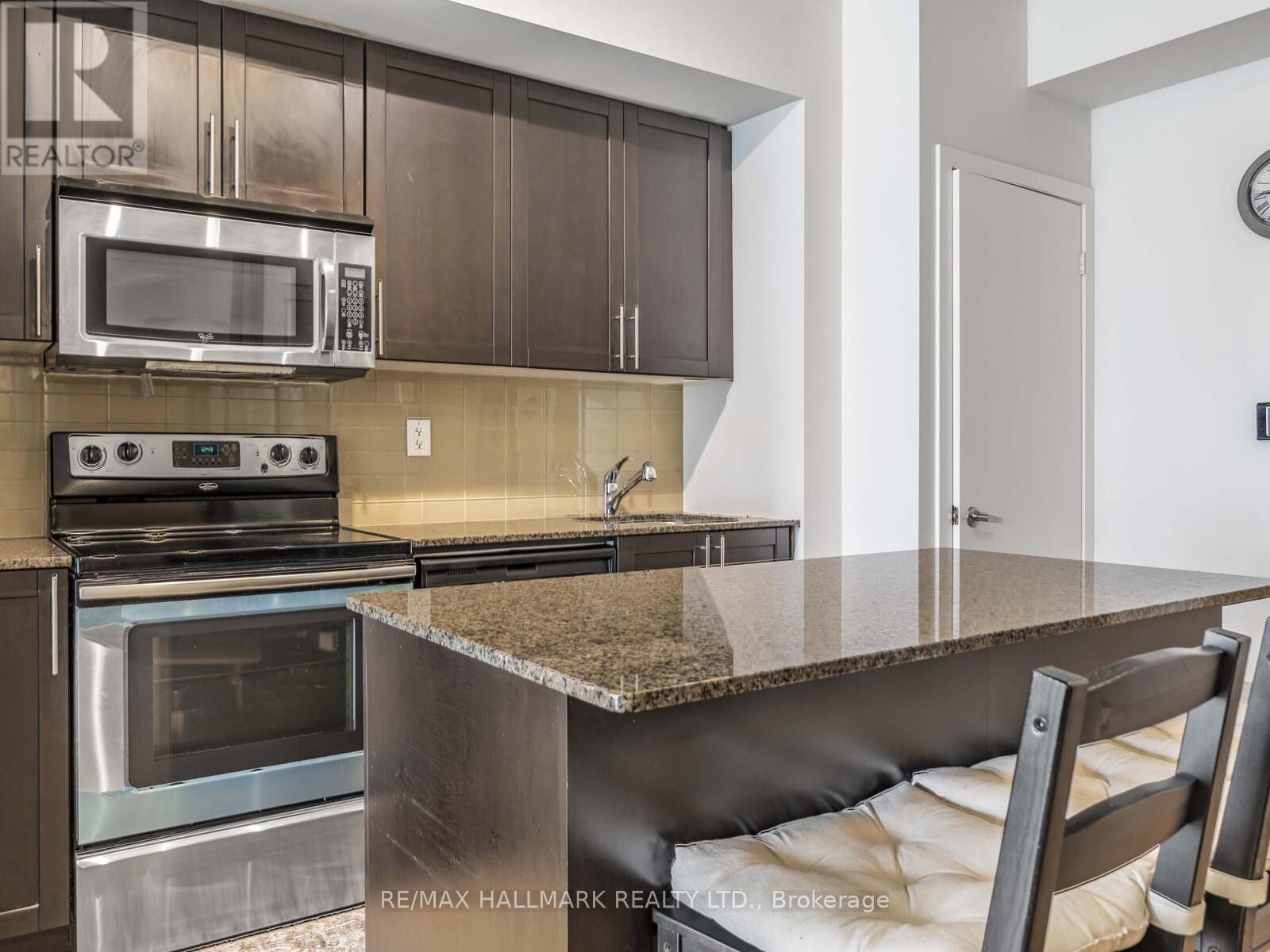 2109 - 65 Bremner Boulevard, Toronto, ON - Indoor Photo Showing Kitchen With Upgraded Kitchen