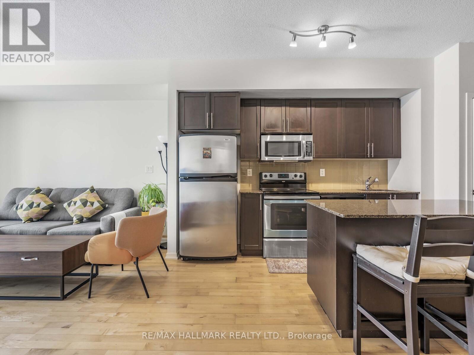 2109 - 65 Bremner Boulevard, Toronto, ON - Indoor Photo Showing Kitchen