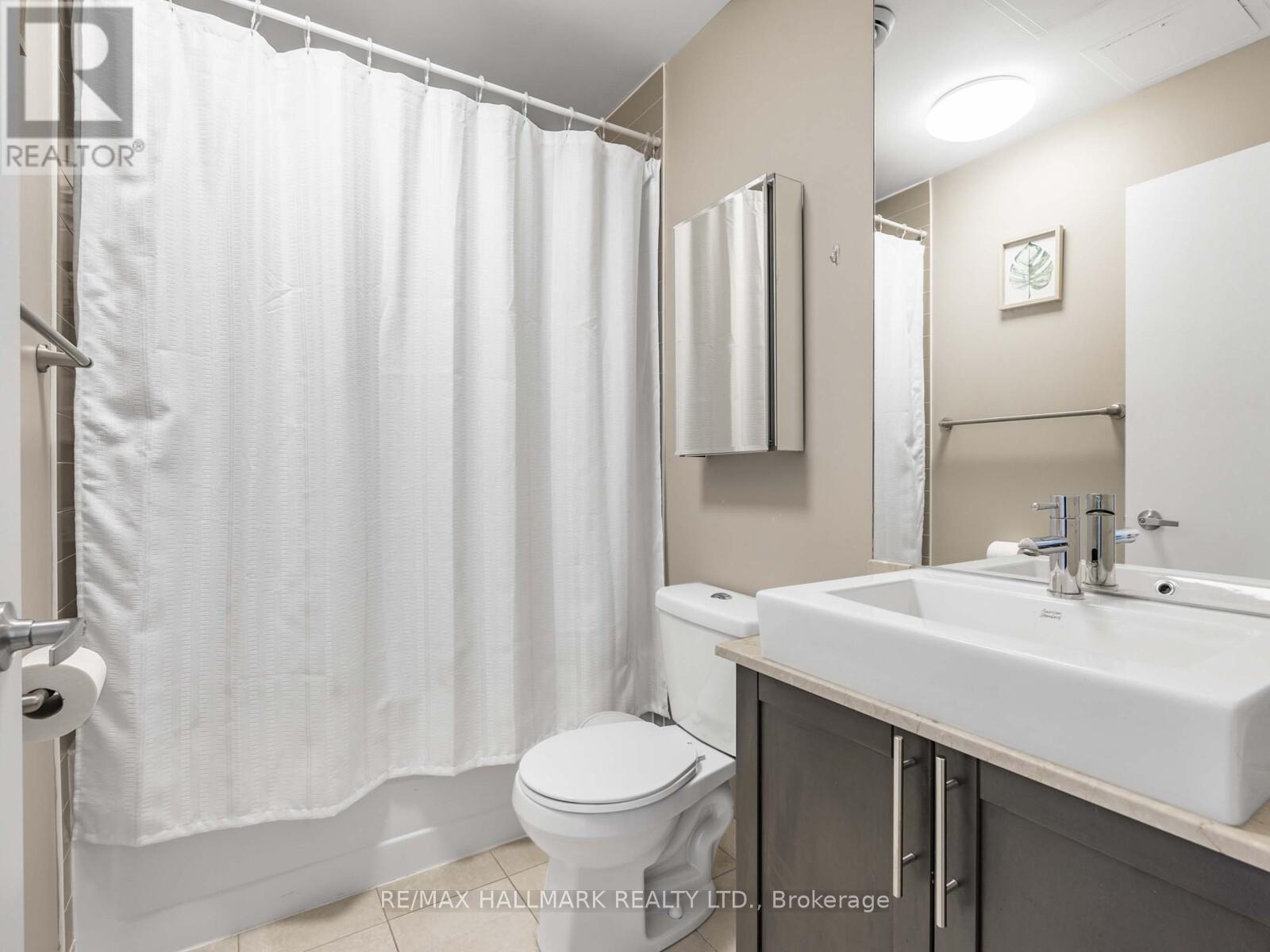 2109 - 65 Bremner Boulevard, Toronto, ON - Indoor Photo Showing Bathroom