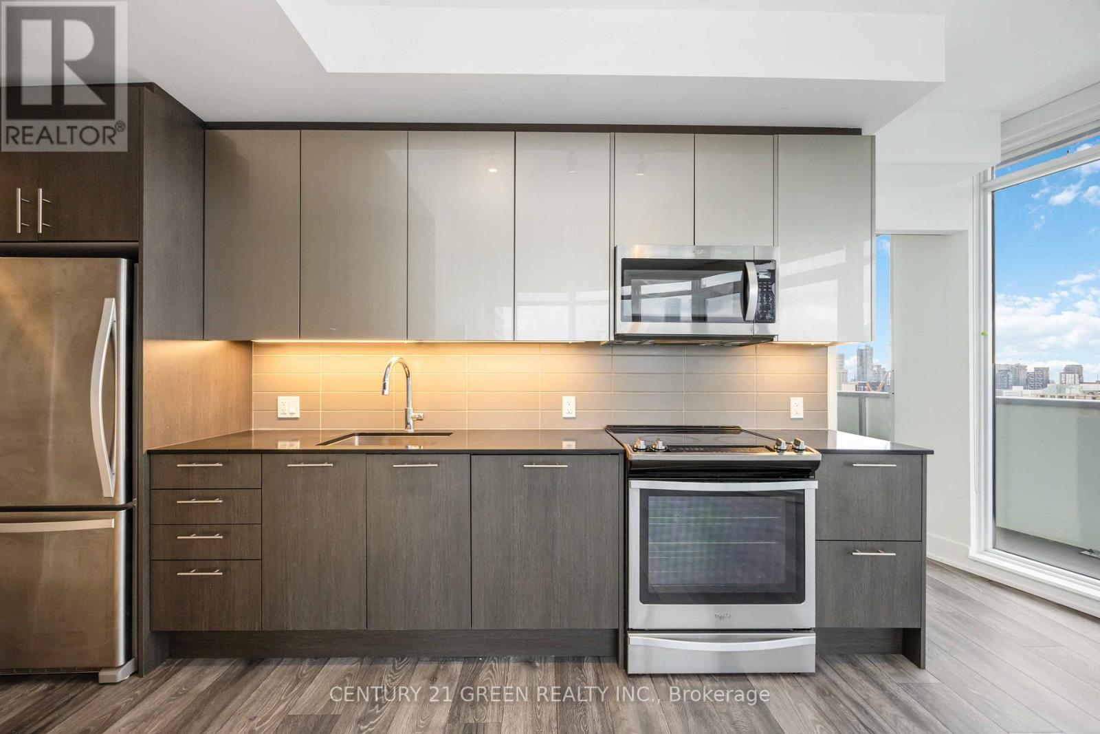 3405 - 403 Church Street, Toronto, ON - Indoor Photo Showing Kitchen With Stainless Steel Kitchen With Upgraded Kitchen