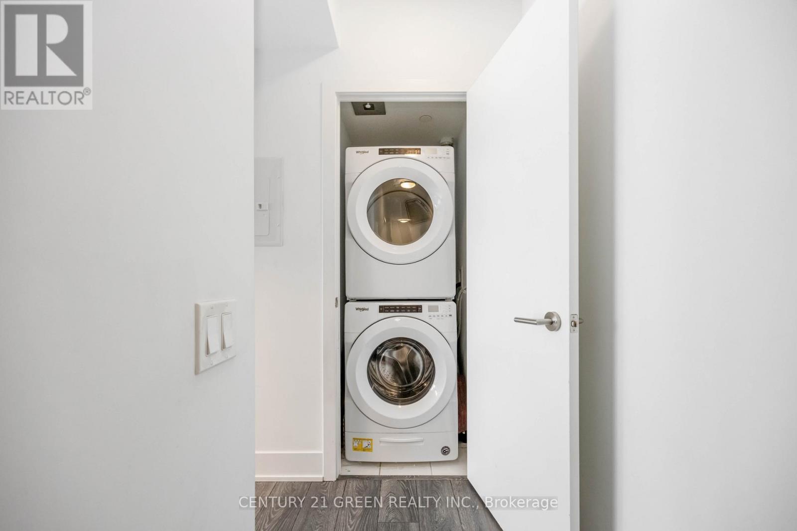3405 - 403 Church Street, Toronto, ON - Indoor Photo Showing Laundry Room