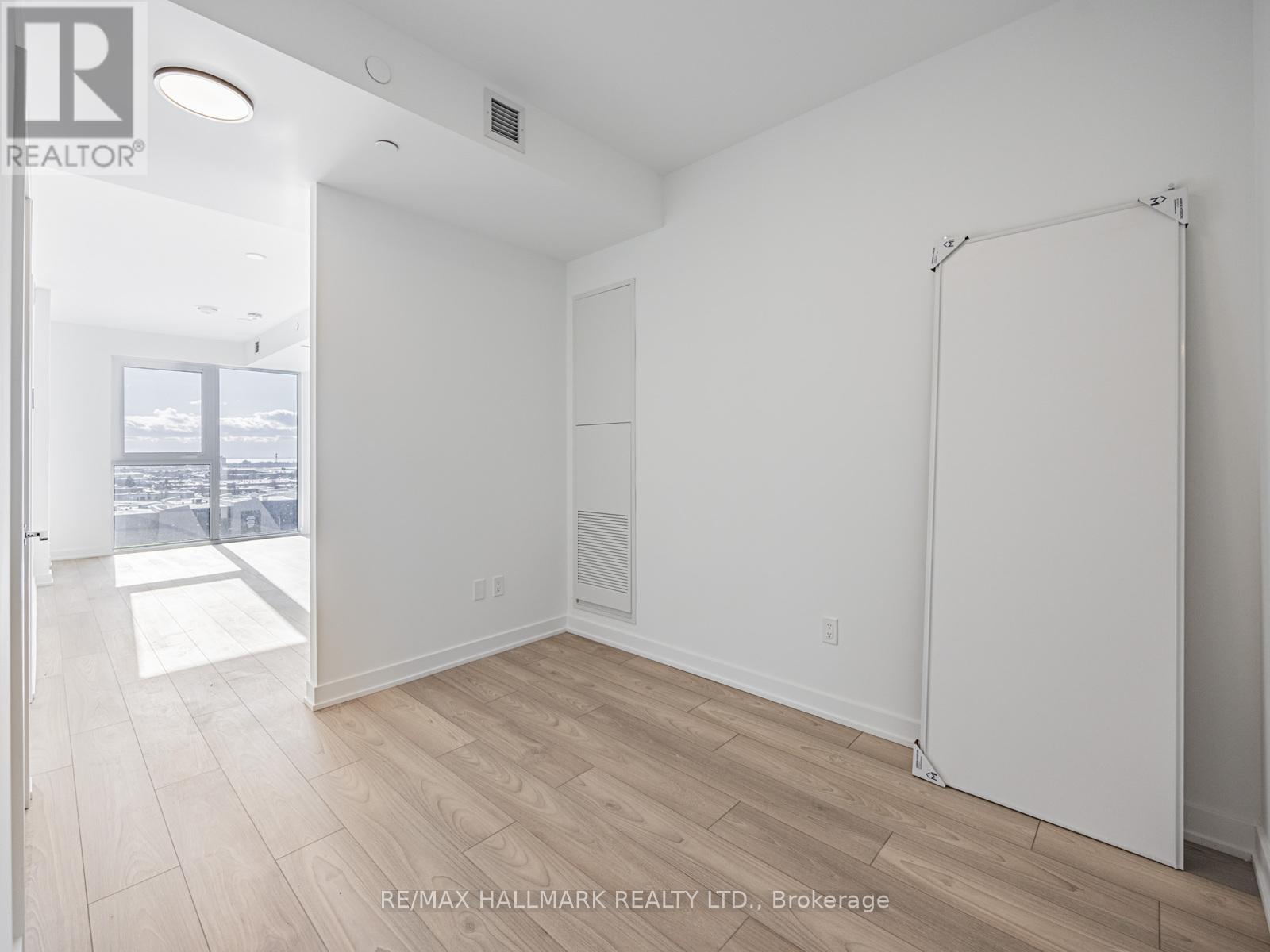 715 - 1007 The Queensway, Toronto, ON - Indoor Photo Showing Other Room