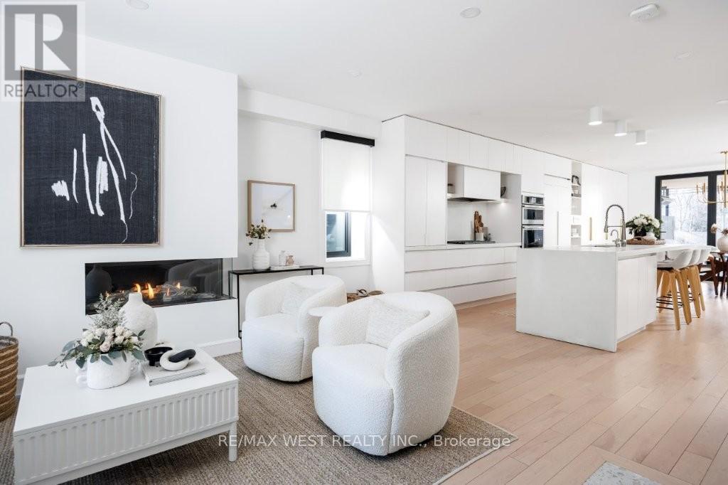 424 Clendenan Avenue, Toronto, ON - Indoor Photo Showing Other Room