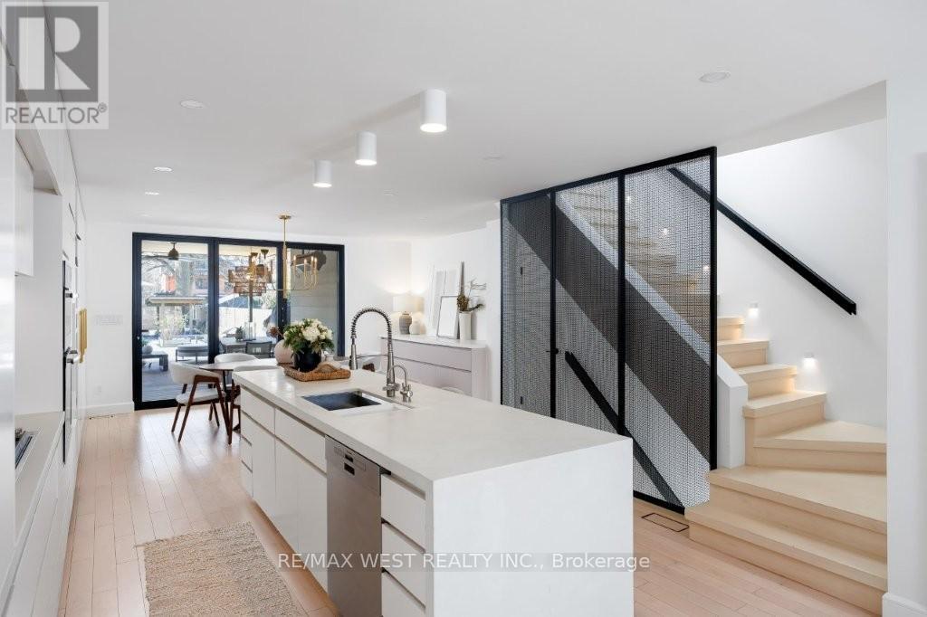 424 Clendenan Avenue, Toronto, ON - Indoor Photo Showing Other Room