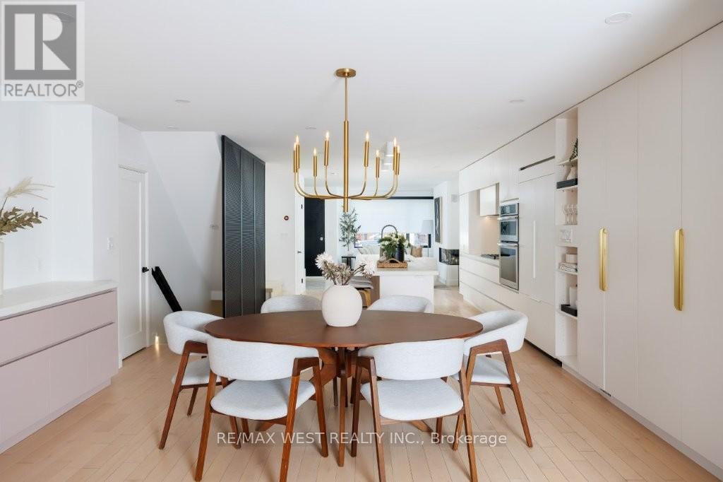 424 Clendenan Avenue, Toronto, ON - Indoor Photo Showing Dining Room