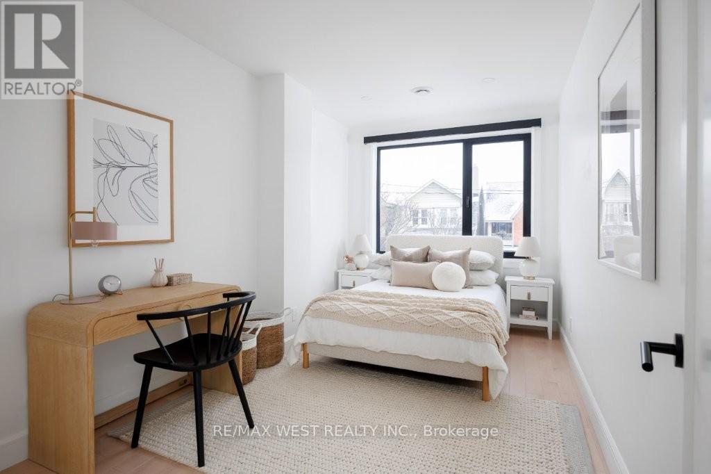 424 Clendenan Avenue, Toronto, ON - Indoor Photo Showing Bedroom