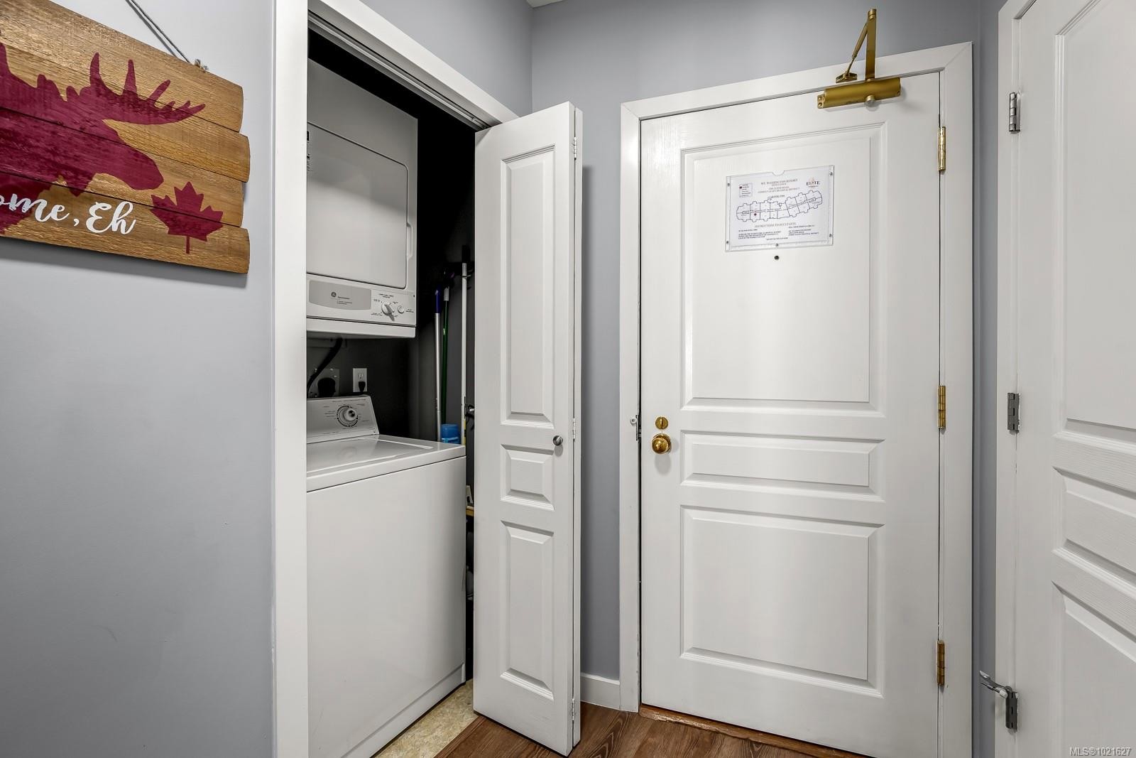 210-1290 Alpine Rd, Courtenay, BC - Indoor Photo Showing Laundry Room
