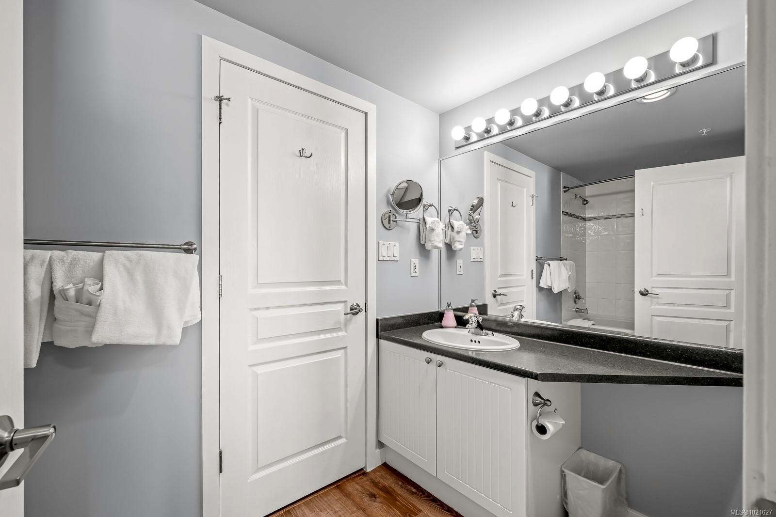 210-1290 Alpine Rd, Courtenay, BC - Indoor Photo Showing Bathroom