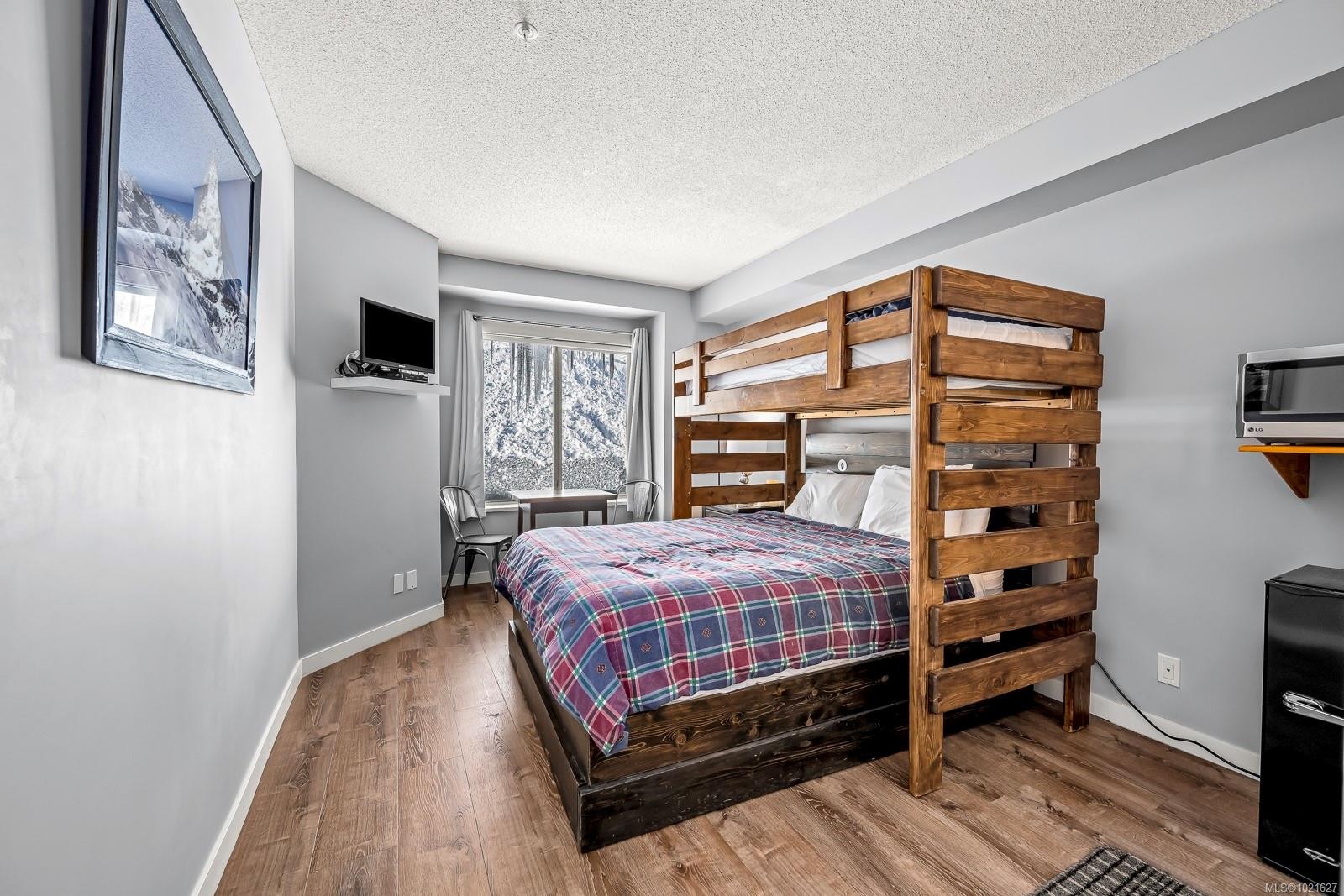 210-1290 Alpine Rd, Courtenay, BC - Indoor Photo Showing Bedroom
