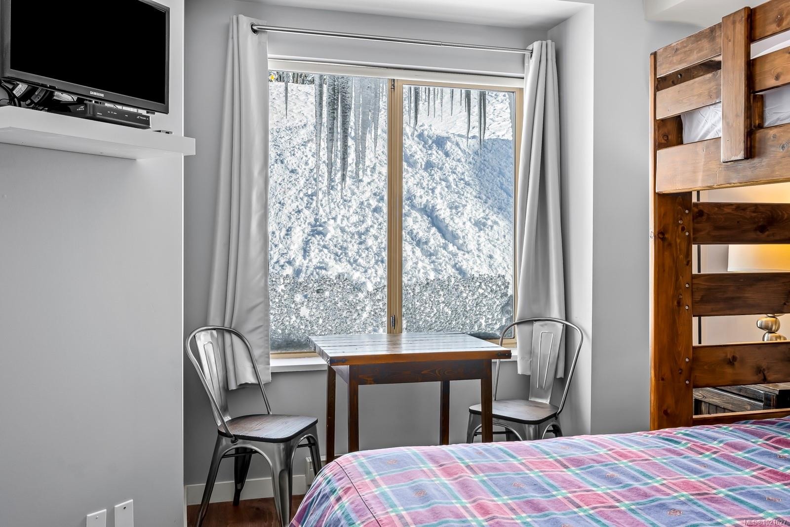 210-1290 Alpine Rd, Courtenay, BC - Indoor Photo Showing Bedroom