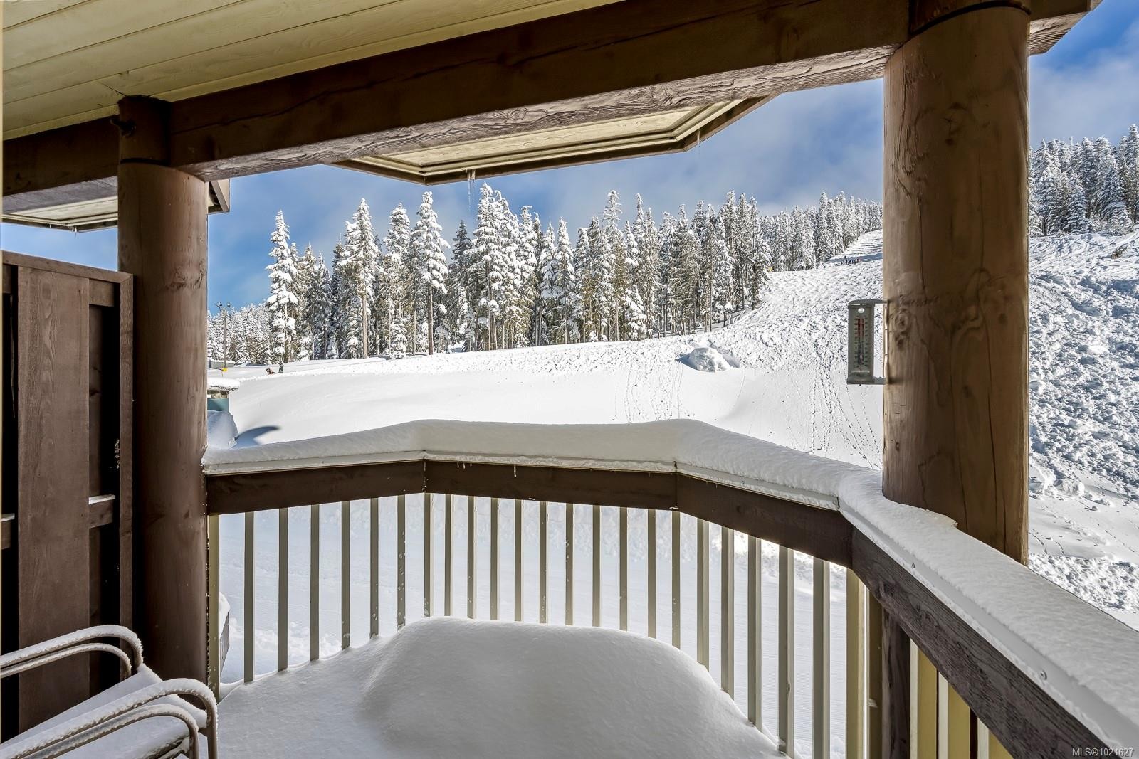 210-1290 Alpine Rd, Courtenay, BC - With Exterior