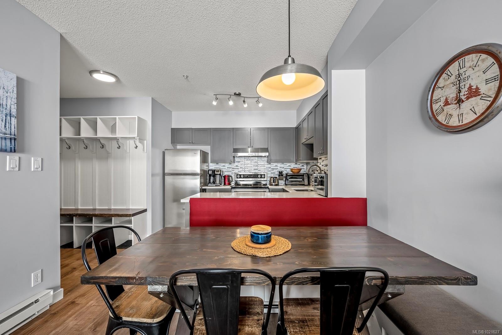 210-1290 Alpine Rd, Courtenay, BC - Indoor Photo Showing Dining Room