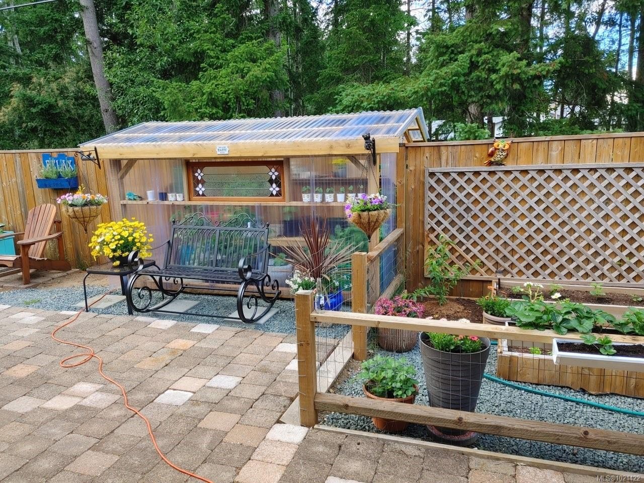 8965 Mclarey Ave, Black Creek, BC