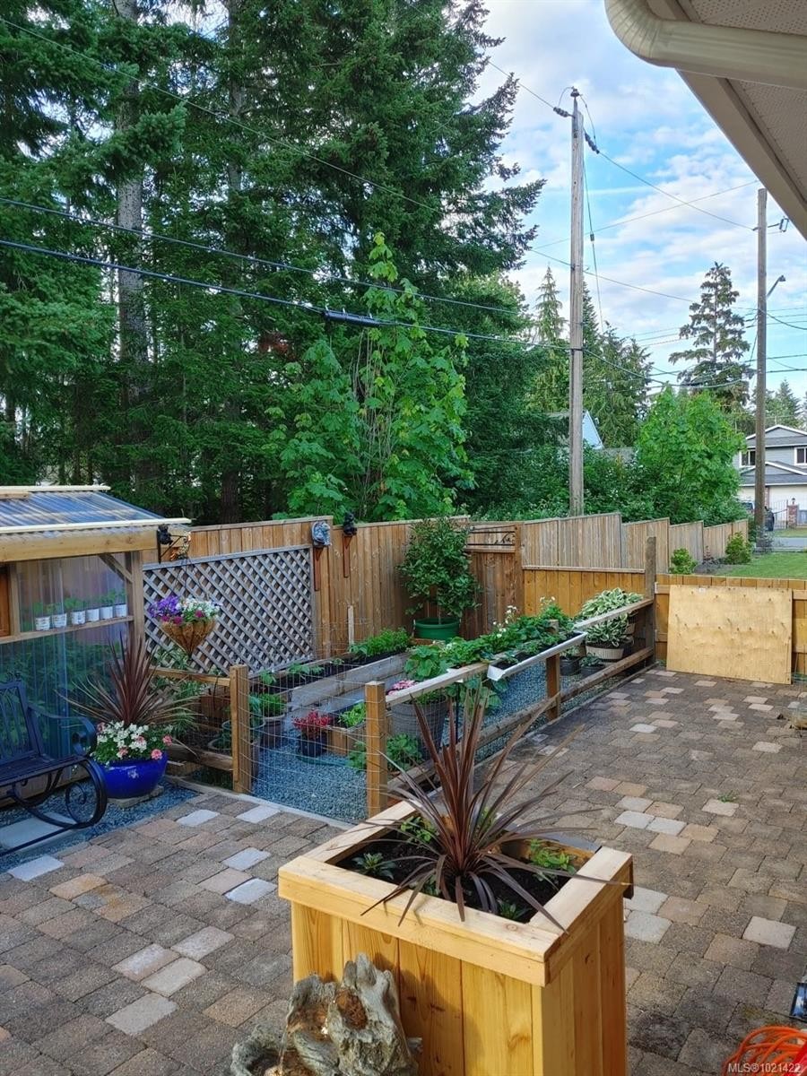 8965 Mclarey Ave, Black Creek, BC