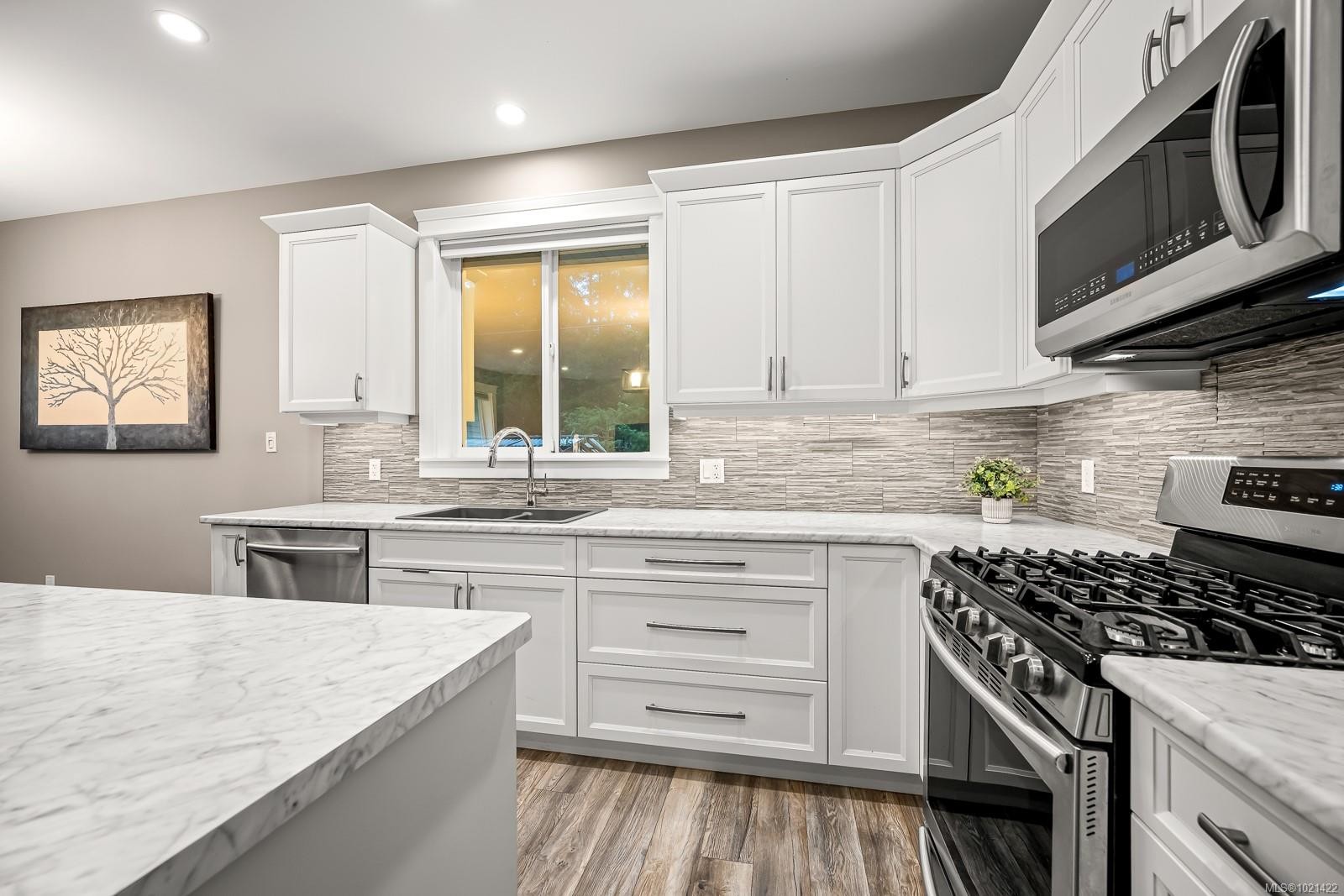 8965 Mclarey Ave, Black Creek, BC