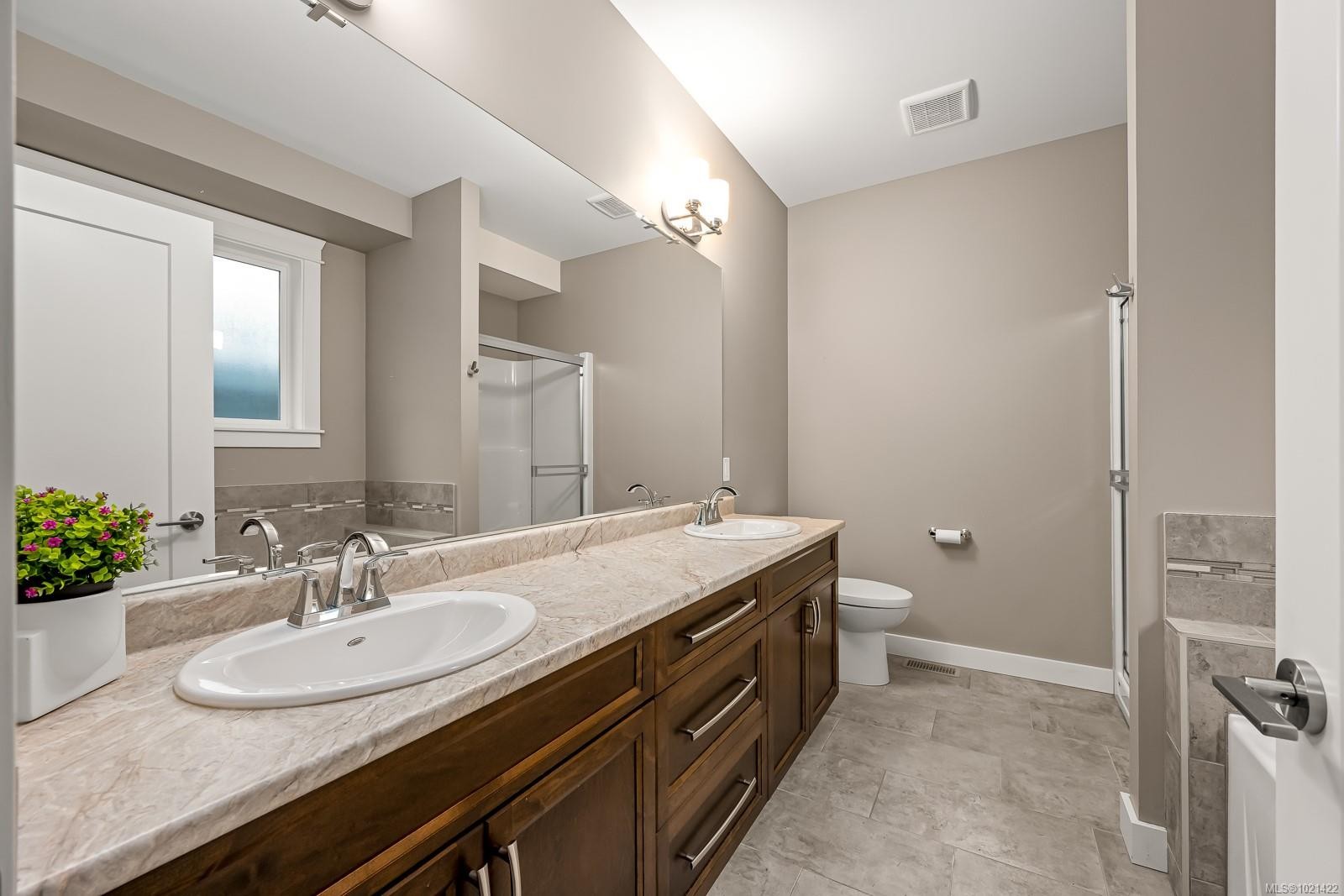 8965 Mclarey Ave, Black Creek, BC