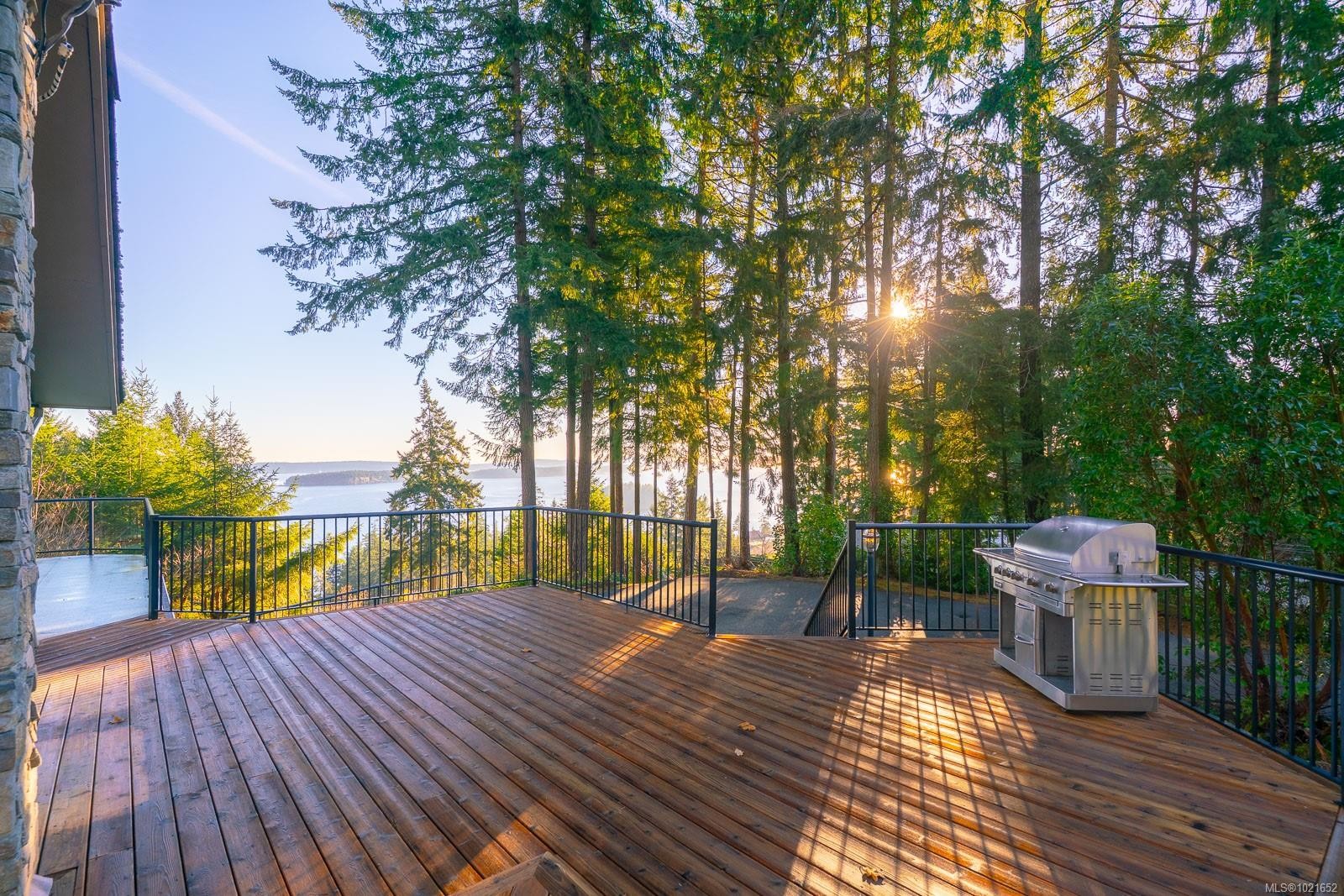 1372 Ivor Rd, Nanaimo, BC