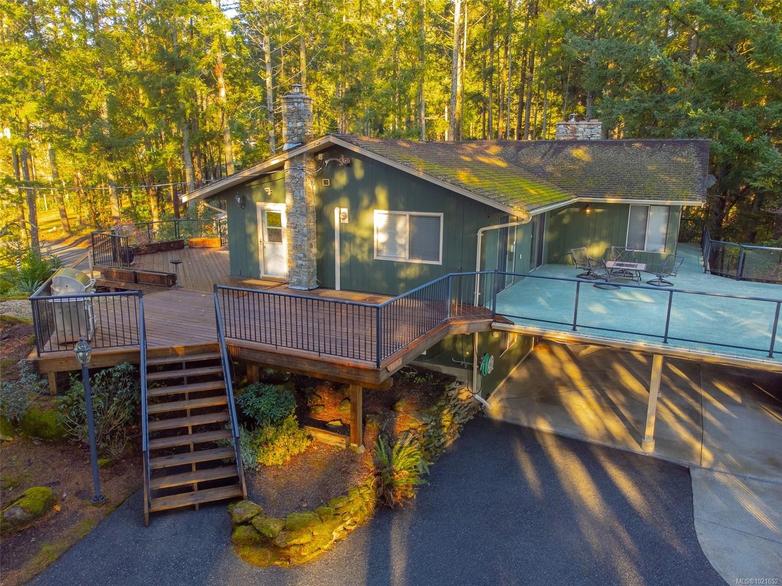 1372 Ivor Rd, Nanaimo, BC